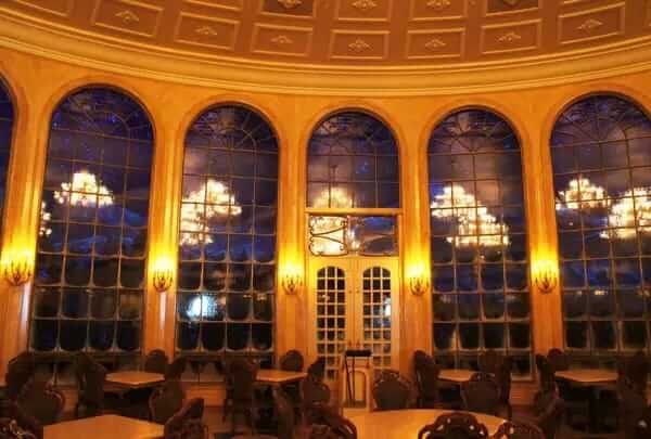 Be Our Guest Ballroom - Onde comer na Disney