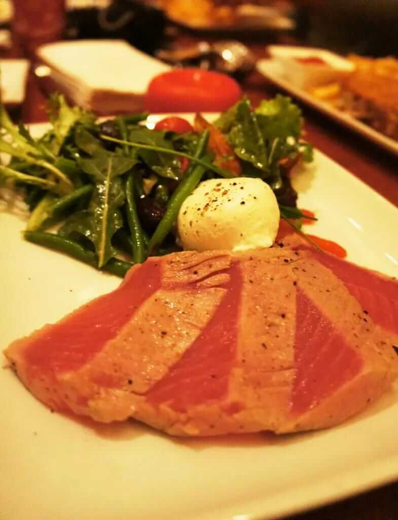 Be Our Guest almoco salada Nicoise com atum - Onde comer na Disney