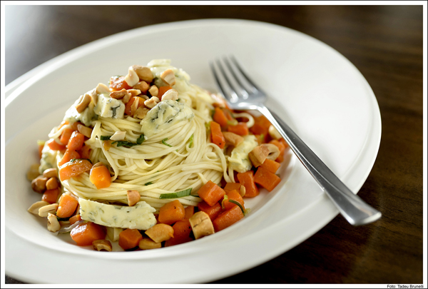 Capellini com abóbora castanha de caju e Fourme d´Ambert foto Tadeu Brunelli home - Capellini com abóbora, castanha de caju e queijo