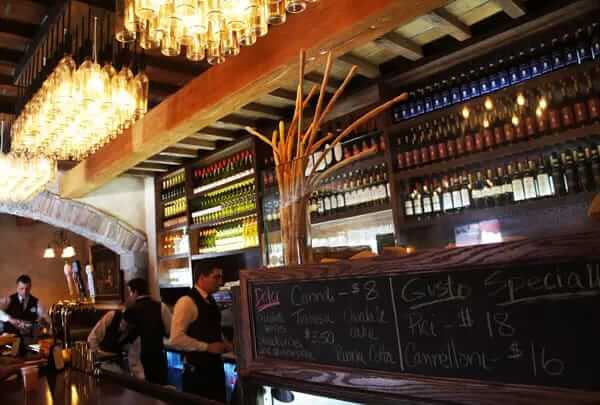 Tutto Gusto pavilhao italiano do Epcot Center 150 vinhos italianos - Onde comer na Disney