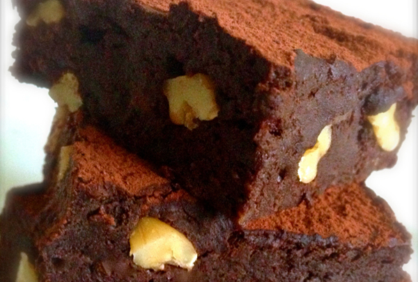 8 BROWNIE COM BIOMASSA Home - Brownie com Biomassa de Banana Verde