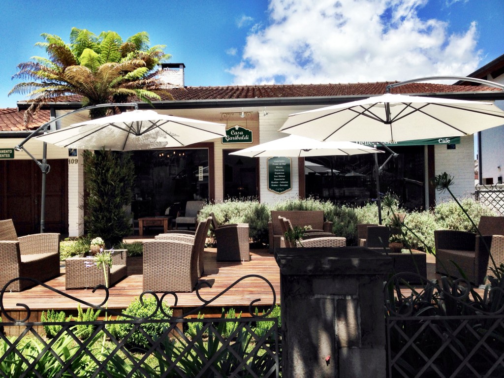 Casa Garibaldi foto Cuecas na Cozinha2 1024x768 - Onde Comer em Gramado