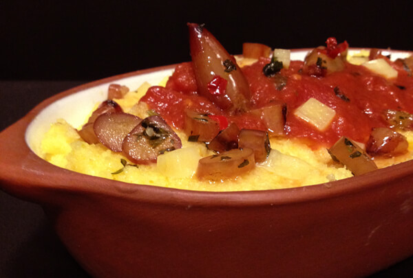 Poletanta com Tomates Home - Polenta com Tomates e Pinhões