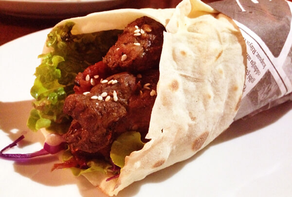 Kebab Salonu Kebab home foto Cuecas na Cozinha - Kebab Salonu