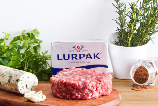 Lurpak ingredientes foto Jane Prado Cuecas na Cozinha - Hambúrguer recheado com manteiga temperada