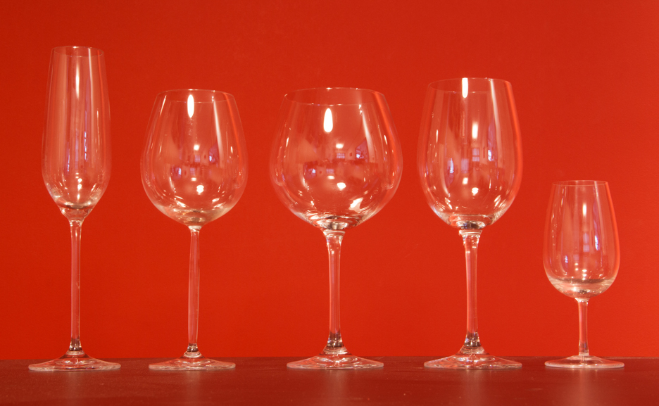 Como montar um adega em casa _Taças