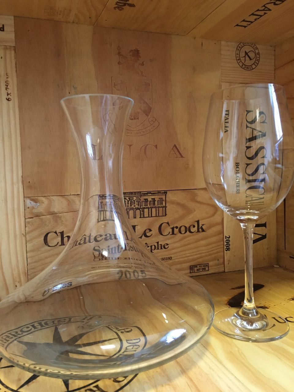 Como montar uma adega em casa _decanter e taça