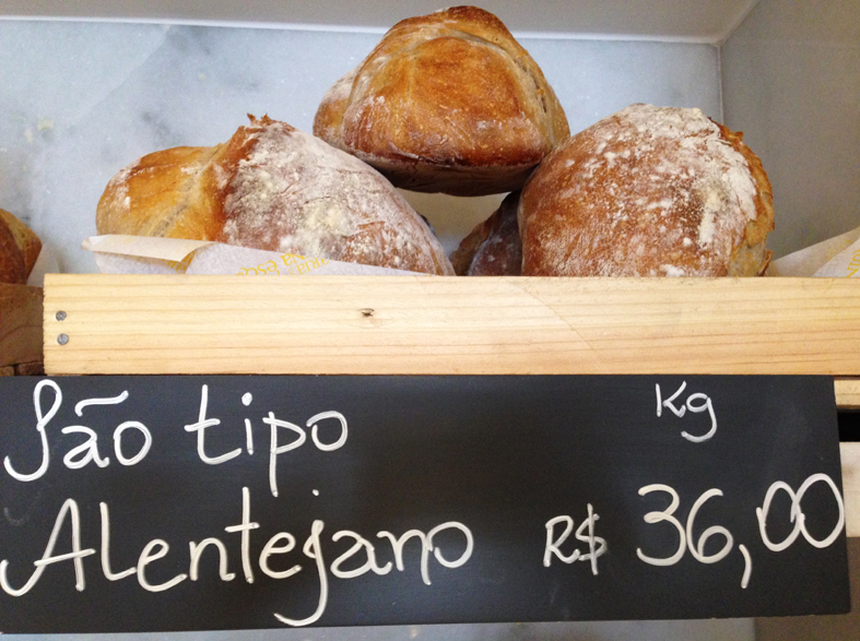 Padaria da Esquina Pão Alentejano Cuecas na Cozinha - Padaria da Esquina