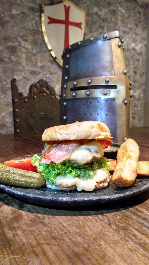 Taverna Medieval Ogro Burger - Taverna Medieval