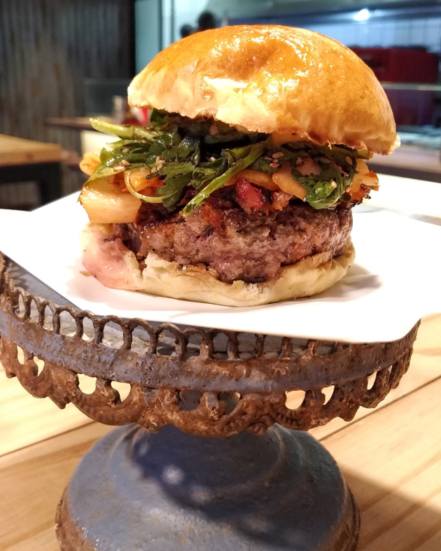 C6 Burger Korea - C6 Burger - Dica imperdível no Mercado de Pinheiros