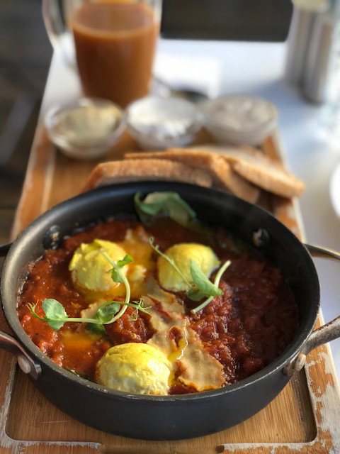 Dieta a Base de Plantas Shakshouka no Anastasiacafe Tel Aviv - Dieta à Base de Plantas