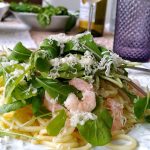 Receitas para o verão Macarrao com rúcula e camarao 150x150 - Salada de Frutos do Mar