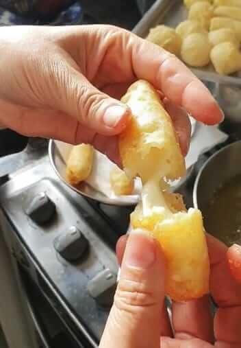 Bolinho de Mandioca com queijo - Bolinho de Mandioca