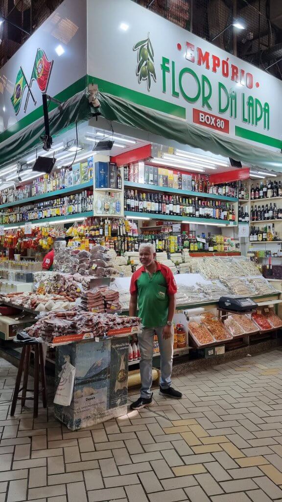 Turismo Gastronomico na Lapa Mercado da Lapa emporio Flor da Lapa 576x1024 - Turismo Gastronômico na Lapa