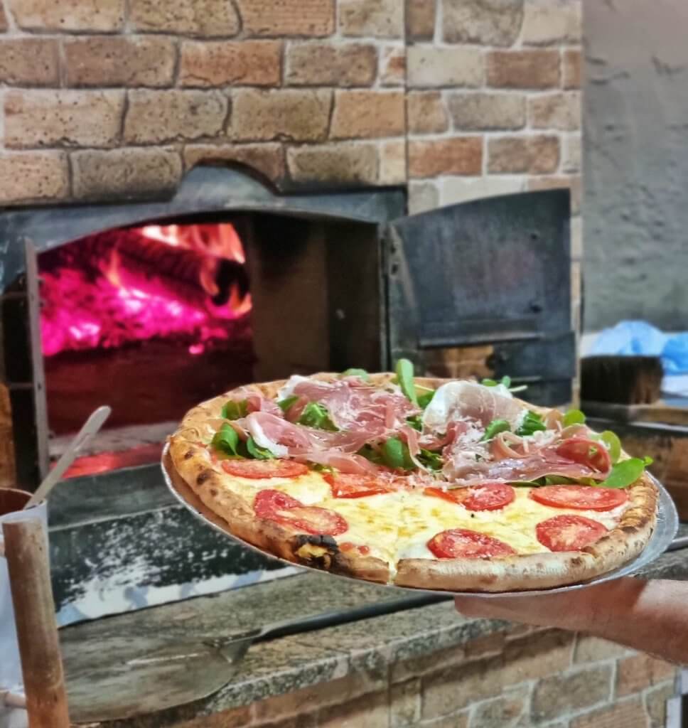 Turismo Gastronomico na Lapa Vituccio Pizzas 968x1024 - Turismo Gastronômico na Lapa