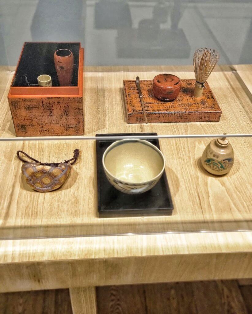 Nihoncha – Introducao ao cha japones utensilios 822x1024 - Aizomê Café