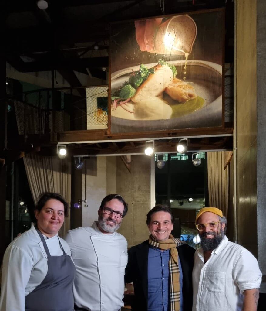 Canva restaurante Exposicao fotografica 877x1024 - Canvas restaurante