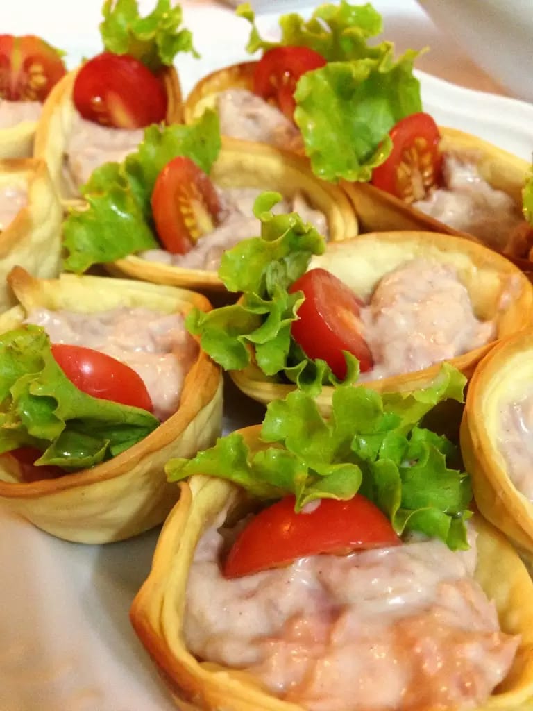 Receitas de Entradas e Petiscos Cestinha de Atum com Massa de Pastel - Receitas de Entradas e Petiscos