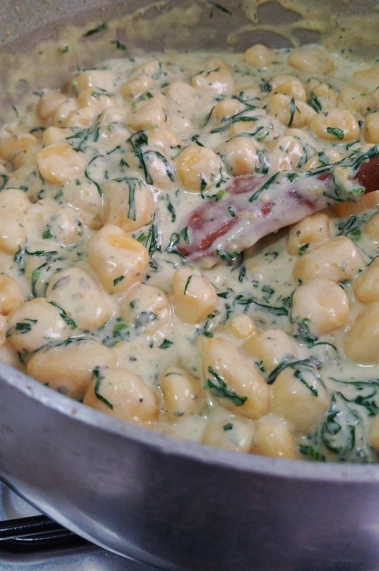 Nhoque Gorgonzola e Rucula1 - Receitas de Massas fáceis de fazer